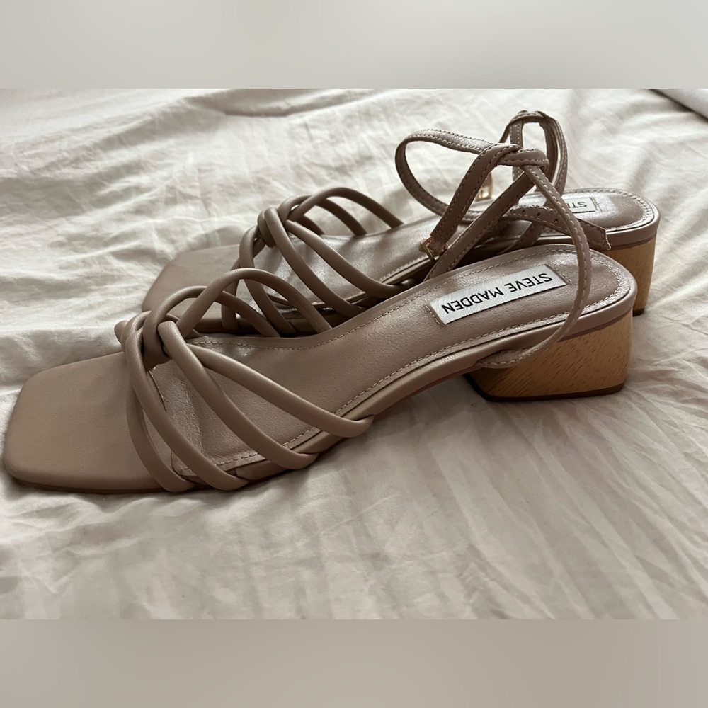 Steve Madden Abigail Sandal, color taupe, size 8